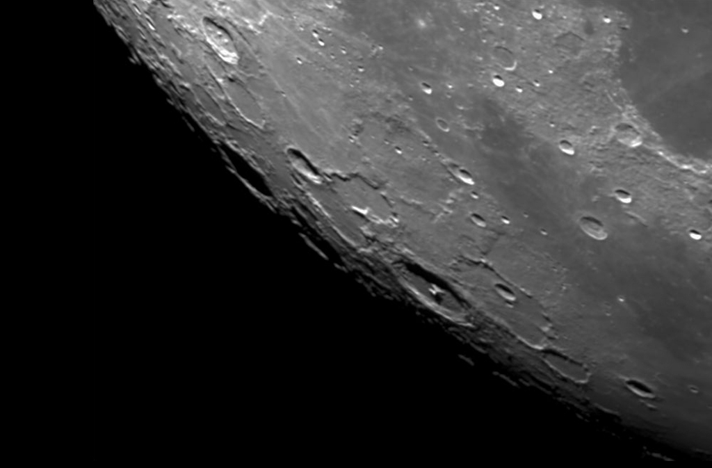 Mare Frigoris und Krater Pythagoras